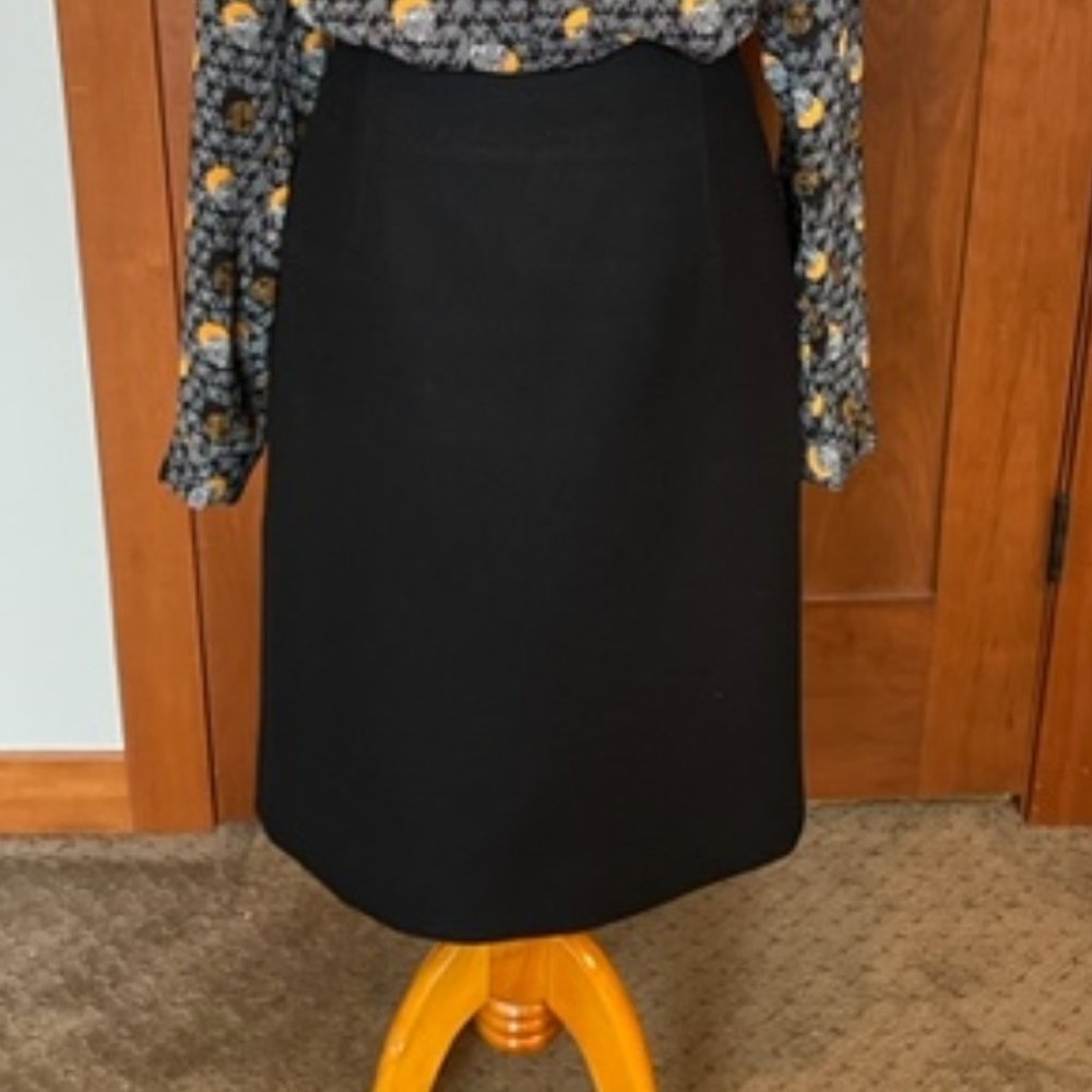 J Crew 100% Wool Lined Black Pencil Skirt/Side Zip/Back Slit Size 4